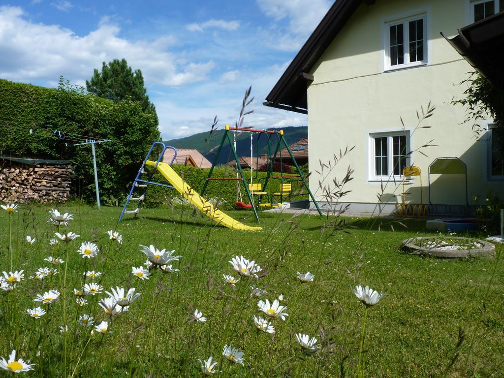 Ferienwohnung Landhaus Monika Bodensdorf Exterior foto