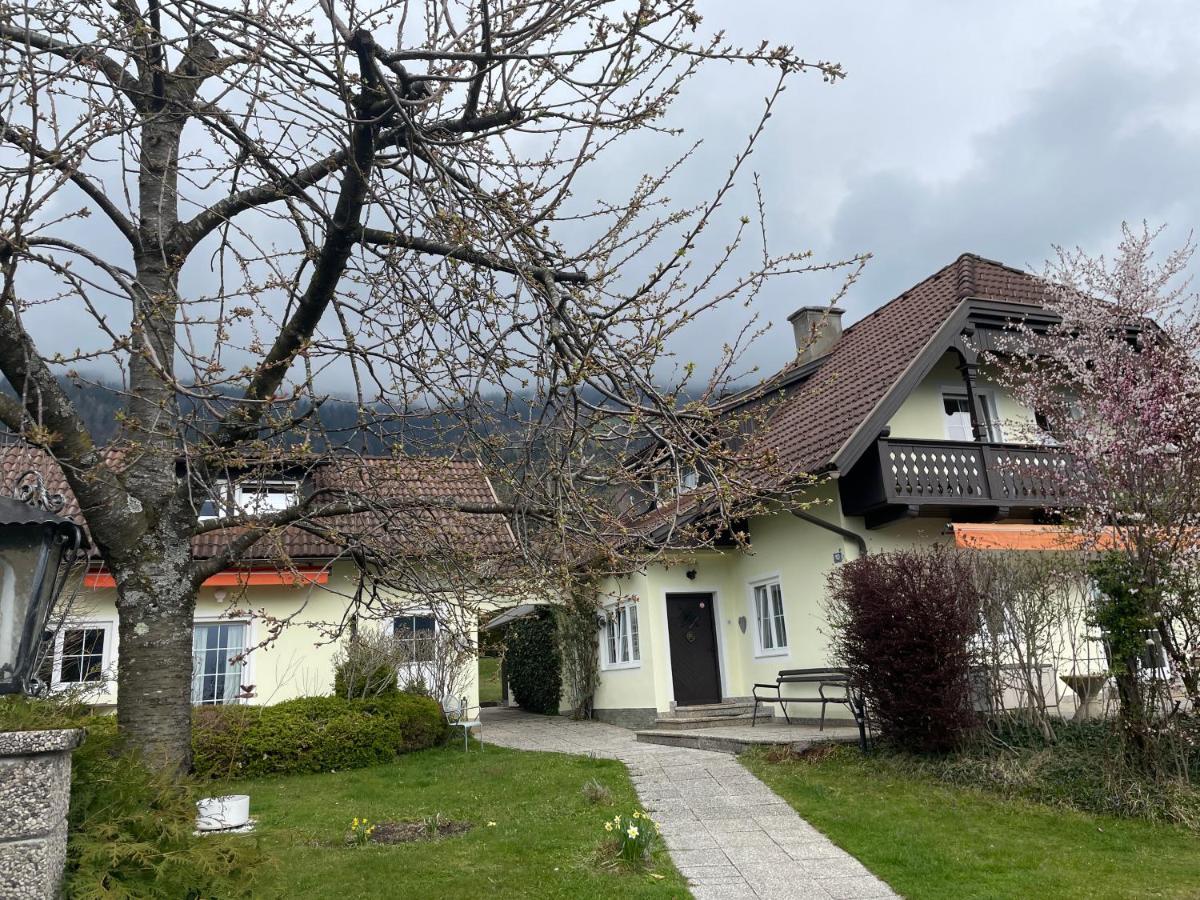 Ferienwohnung Landhaus Monika Bodensdorf Exterior foto